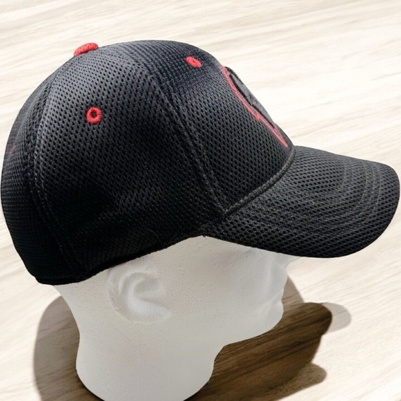 Wisconsin Badgers Hat Top of the World Red Black One Fit Logo NCAA CAPS EUC - Picture 5 of 11